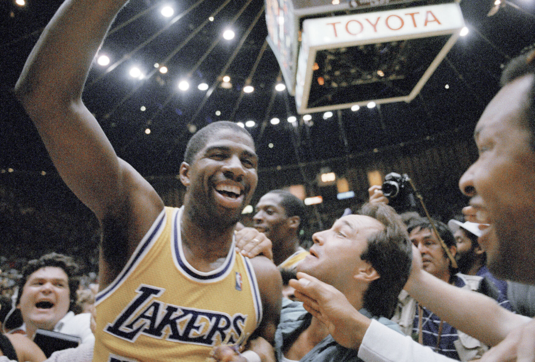 1987: Los Angeles Lakers win their 10th NBA championship